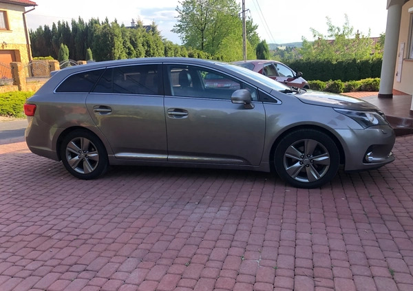 Toyota Avensis cena 30500 przebieg: 268000, rok produkcji 2014 z Tyczyn małe 301
